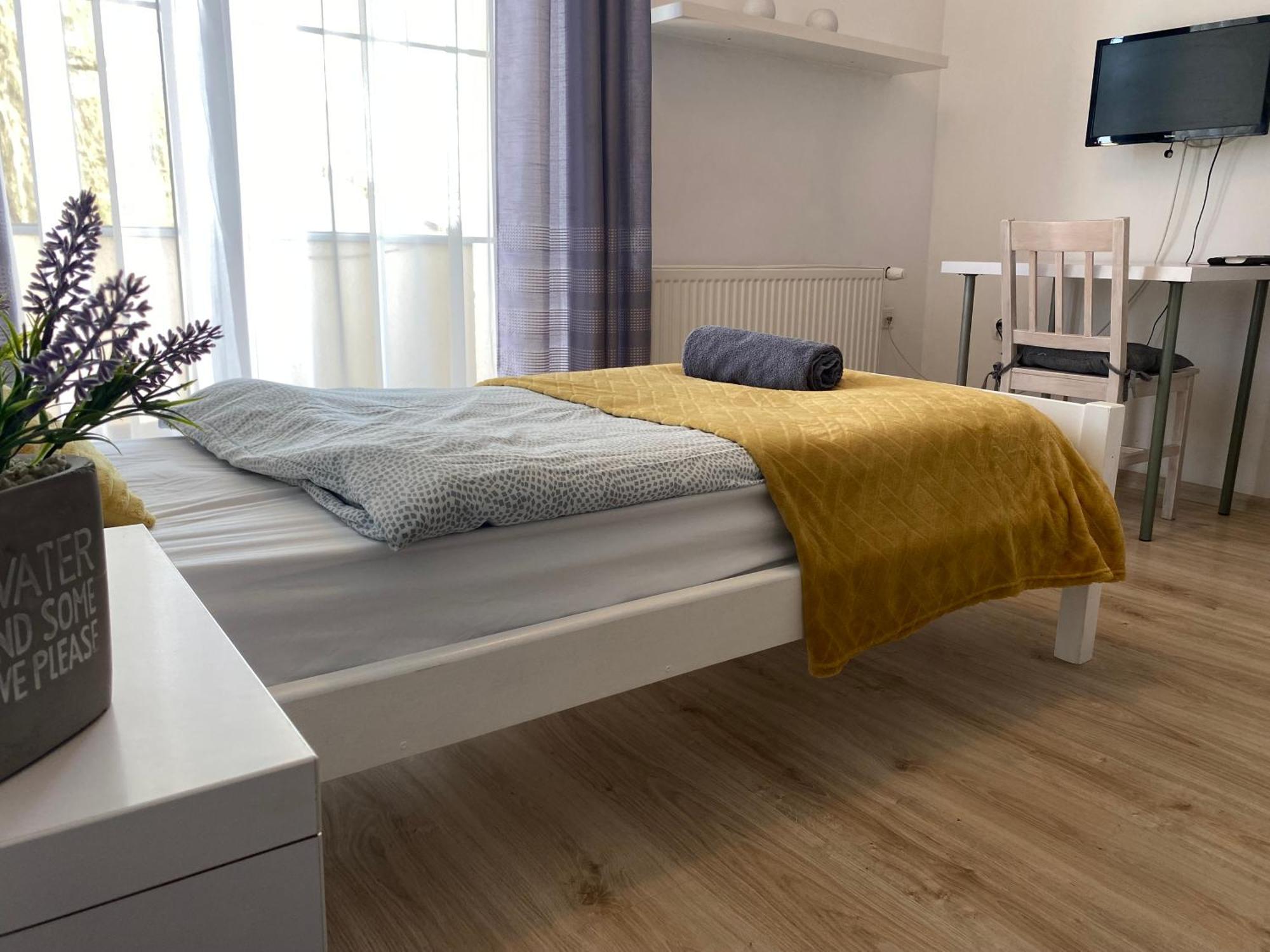Hostel Przed Switem Ґожув-Велькопольський Екстер'єр фото